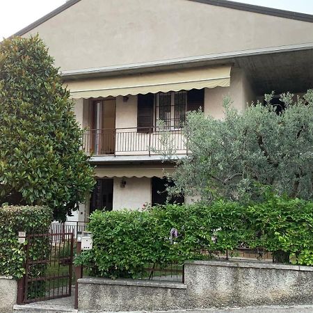 Casa Magnolia Lägenhet Pastrengo Exteriör bild