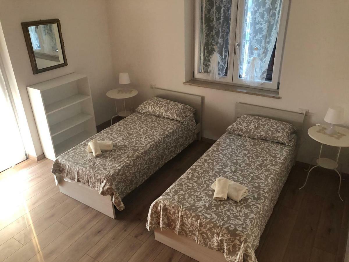 Casa Magnolia Lägenhet Pastrengo Exteriör bild
