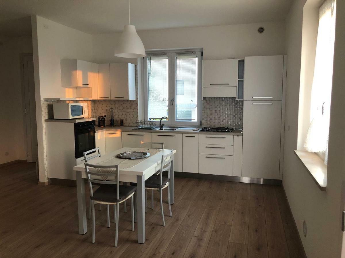 Casa Magnolia Lägenhet Pastrengo Exteriör bild